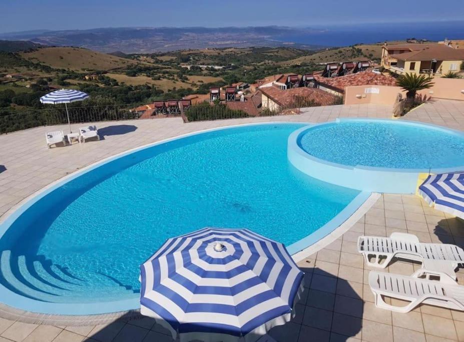 Casa Smeralda - Piscina E Vista Sul Mare! Trinità dʼAgultu Exterior foto