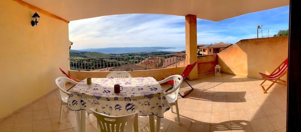 Casa Smeralda - Piscina E Vista Sul Mare! Trinità dʼAgultu Exterior foto